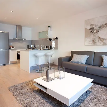 Rent Near Plaza De Catalunya شقة *