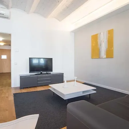 Rent Near Plaza De Catalunya Apartment